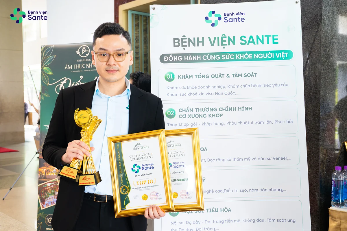상테 병원의 2026 베트남 우수 브랜드 톱 10(Top 10 Vietnam Excellence Brand 2026) 트로피 및 인증서