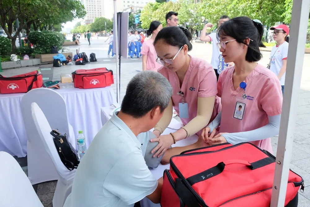 Sante Hospital provides medical sponsorship for the walking event with the Indonesian Consulate - 2