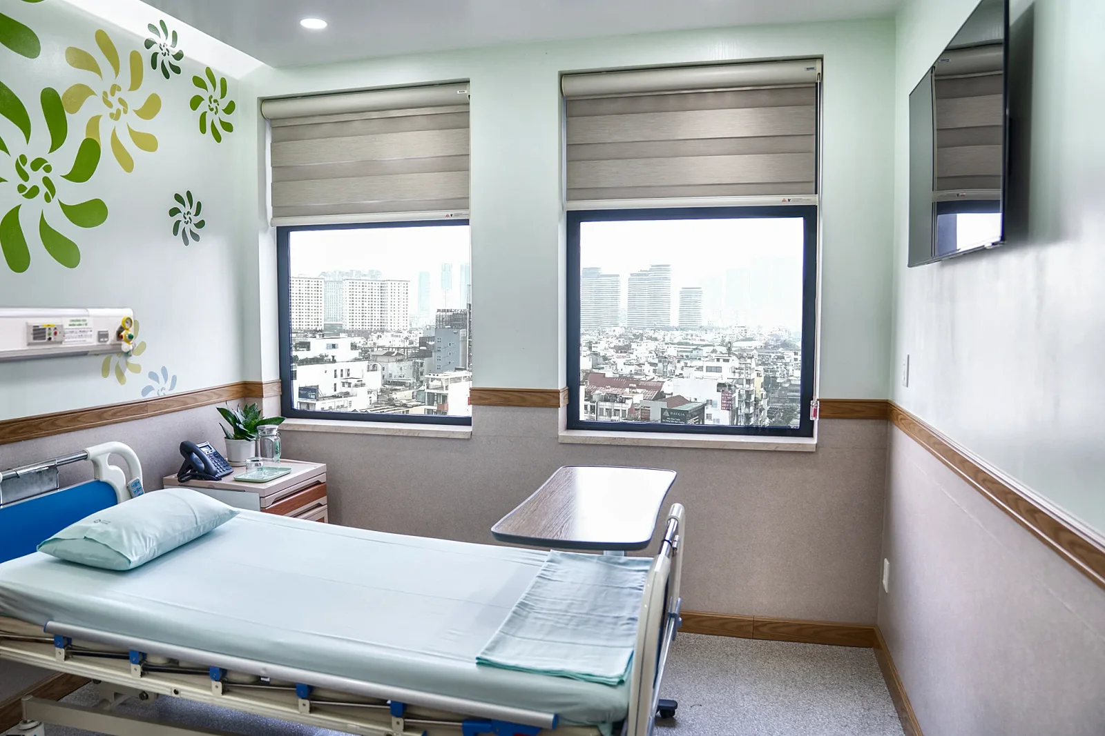 Emergency Reception & Resuscitation Bed System