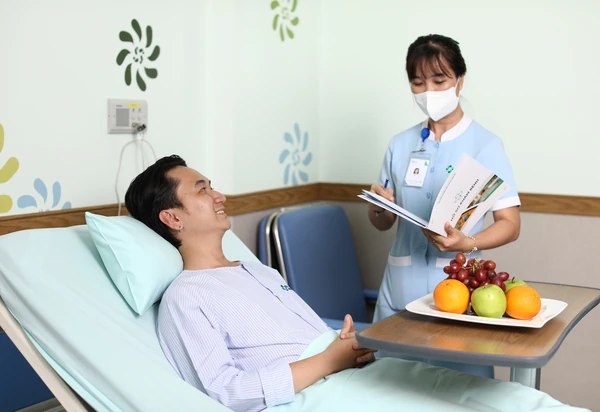 Sante Hospital nurses deliver dedicated, attentive care at the patient's bedside in comfortable, premium inpatient suites.
