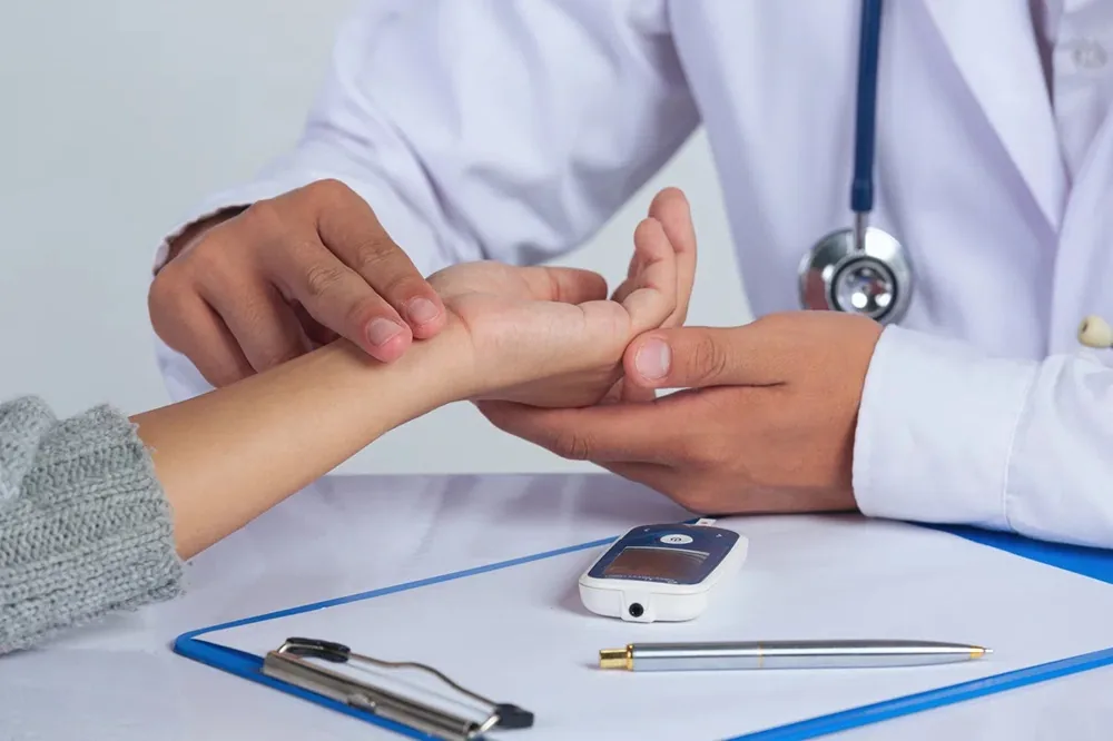 Diabetes: The "Silent" Culprit Behind Chronic Kidney Disease - Image 2 - SANTE Hospital, Binh Thanh District, HCMC