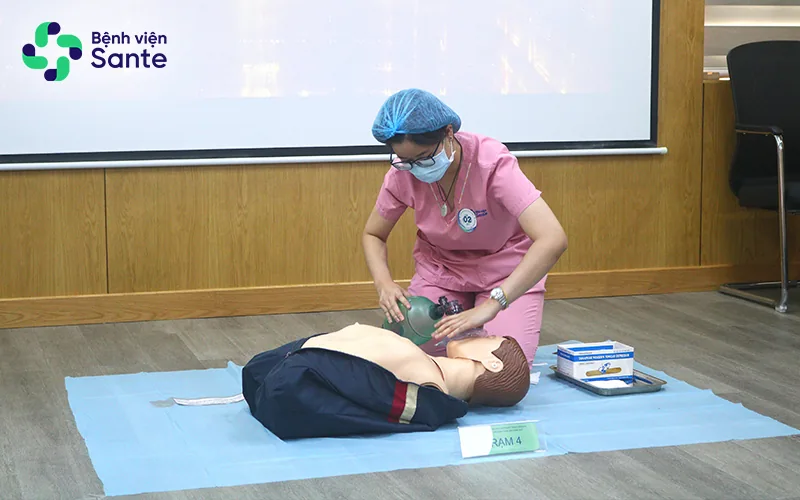 Practical emergency cardiopulmonary resuscitation (CPR) - SANTE Hospital, Binh Thanh, HCMC