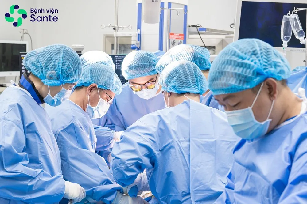 A Rare Case: Revision Knee Replacement After 1 Year - Image 2 - SANTE Hospital, Binh Thanh District, HCMC