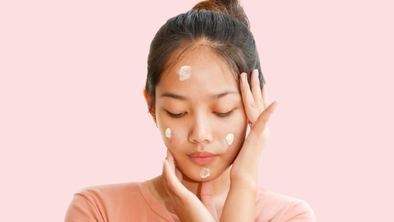 Proper post-mole removal skin care for quick peeling