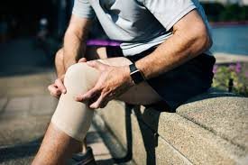 How is knee pain during transitional movements treated?
