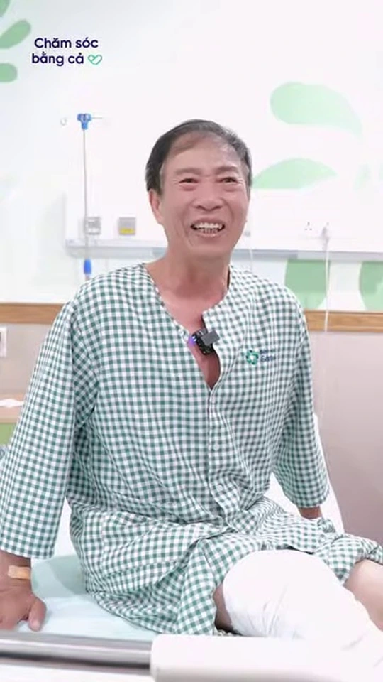 Stage 4 knee osteoarthritis patient walks independently 24 hours after surgery at Sante Hospital