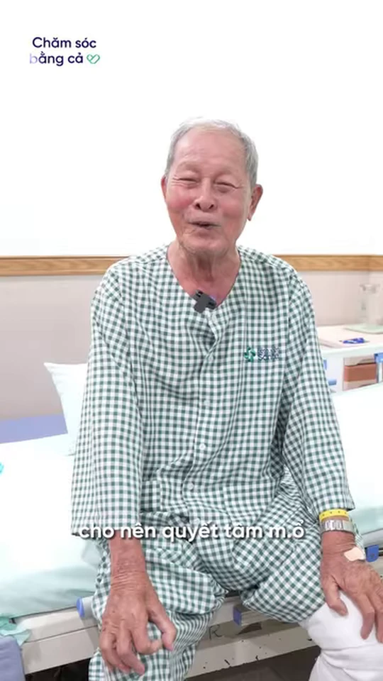 78-year-old patient regains mobility and practices walking after 6-8 hours at Sante General Hospital